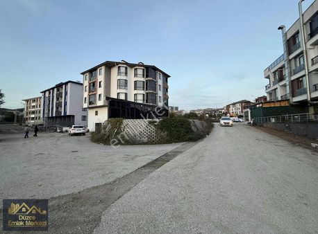 Konuralp Cadde Üstü Satılık 2+1 Daire