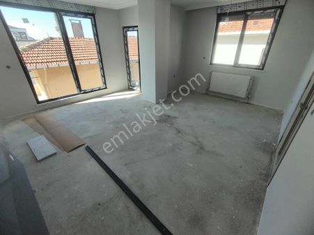 Emlak Dünyasından Altıntepede Deniz Manzaralı 3+2 Dubleks