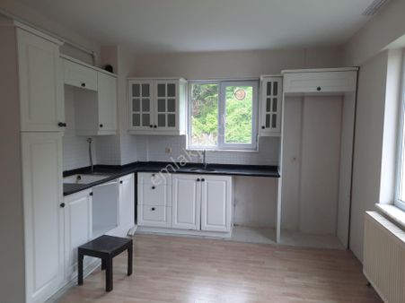 Hacısiyam Mahallesinde 3. Kat 180 M2 Kiralık Daire