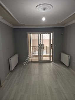 Dikili Kiralık 2+1 Ayrı Mutfak Ümmetoğlu Emlak