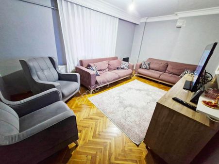 Fatih Emlak Tan 3+1 Merkez Cami Yakını Metro Metrobuse Yakın