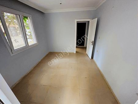 İzmir Seferihisar Ürkmez Merkez De Satılık 2+1 Zemin Kat Daire