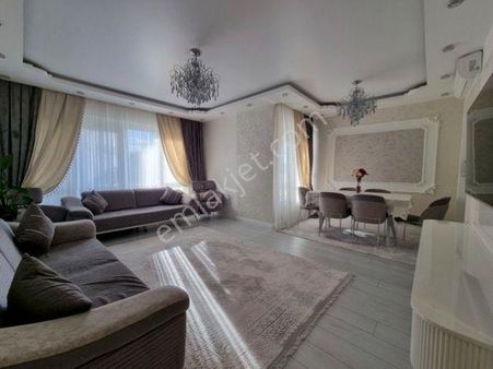 Fener Sitesinde Tadilatlı Kombili Geniş 3+1 Daire