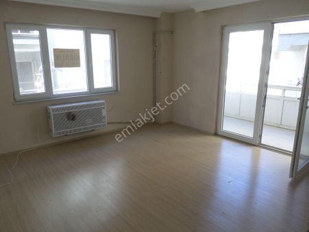 Mudanya Yalı Mah.de Kiralık Daire Deniz Sahil Cadde Lokasyonlu 2+1 Kat 2 Bakımlı Merkezde Düzayak