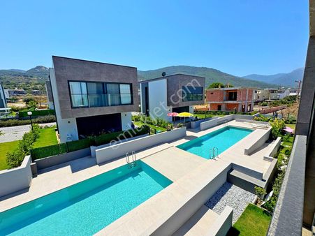 Kuşadası Güzelçamlıda Tek Müstakil Havuzlu Sitede Modern 3+1