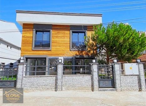 Global,den Denize 5 Dk Mesafede 3+1 Yazlık