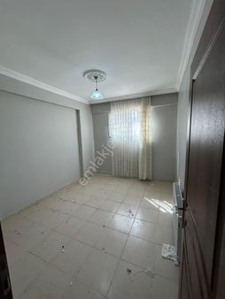 Uğurlu Emlaktan Ahmet Yesevide Satılık 2+1 Doğalğazlı Bahçe Katı