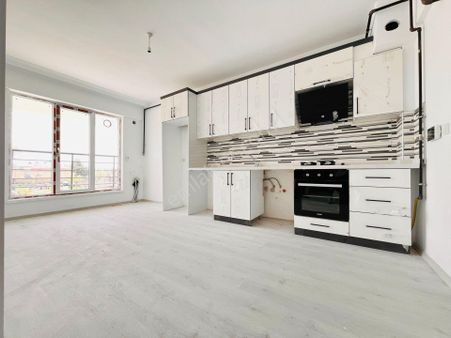 İmaremlak2'den Sıfır Eksiksiz Geniş 1+1 Aybü Girişinde Daire