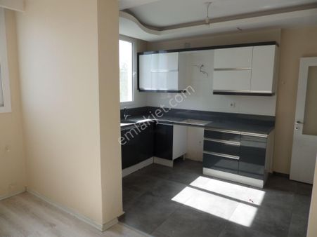 100.yılda, 3kat,3+1,açık Mut.doğalgaz Yok Kiralık Daire