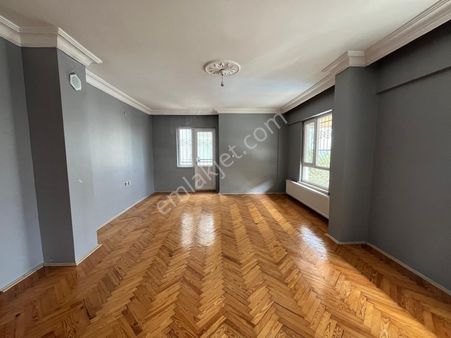 Pursaklar İmir Emlak'tan 3+1 Geniş Mutfaklı Acil Satılık