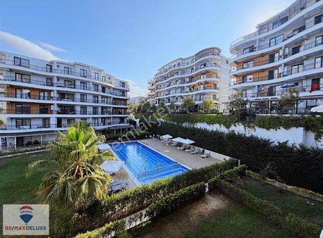 Yeşilova Vogue'da Ara Kat Havuz Cepheli Kiralık 2+1 Daire