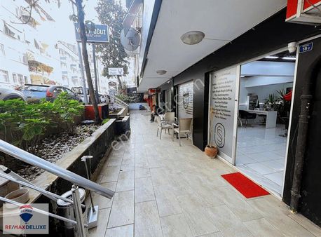 Çarşıda Projelerin Olduğu Caddede Satılık 100 M'2 Satılık Dükkan