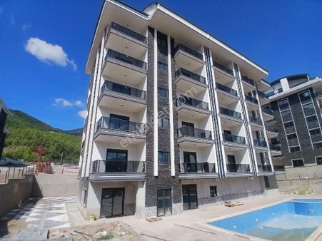 Satılık Çıplaklı 1+1 İskanlı