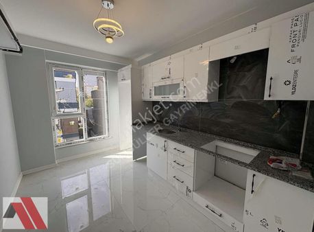 Sümbüller'den Gündüz Ökçün Yakını Arakat Geniş 2+0 Daire