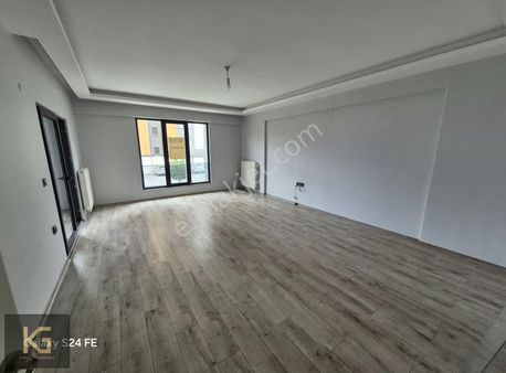 Dolunay Mahallesinde Güzel Sitede Geniş Daire