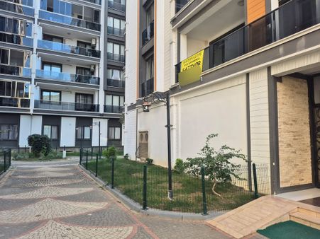 Golden Globy, Edremit Kadıköy Mahallesi Saka Evlerinde Satılık 2+1 Daire