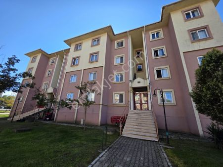Karasu Aziziye Toki Evlerinde 2+1 85m2 Mutfak Ayrı Katta Daire