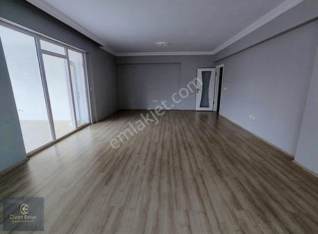 Civandan Başakşehir Sitesinde Genis Balkonlu 3+1