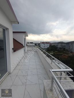 Derince Fatih Sultan Mahallesinde 180 M² Çatı Dubleks 4+1 Daire