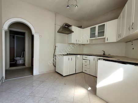 Rekoor Emlak'tan Modern Pazarında Asansörlü 2+1 Satılık Daire