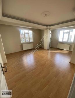 Mevlana Emlaktan Sitede 3+1 Kiralık Daire