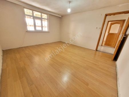Üç Kardeşler'den İmrohor Mh Kiralık 2+1 100m2 Daire Pazarlıksız
