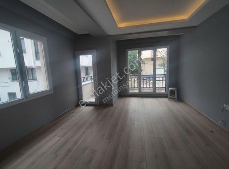 Küçükçekmece Cennette Asansörlü 90.m2.daire.2+1-5.750.000.