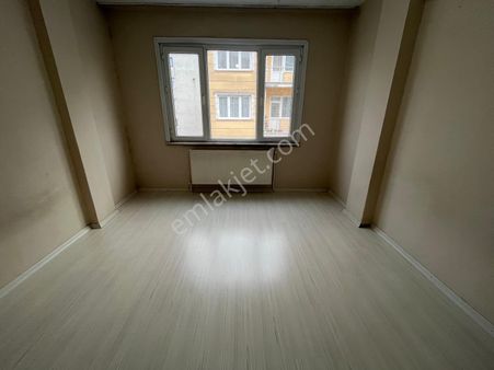 Loft'tan Kiralık Daire 90m2 3.kat Kemalpaşa Mah.metrobüs 4dk