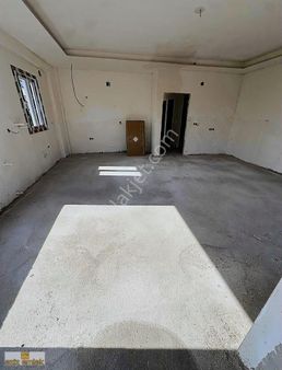 Aziz Emlak'tan Arpaçsakarlar'da Satılık 2 + 1 Geniş Daire