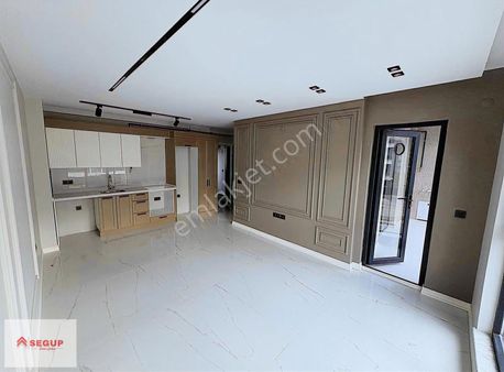 Tramvaya Cephe Modern Yapılı Sıfır 1+1 Daire