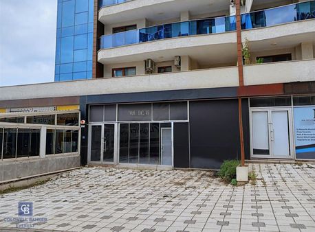 Cb Everest'ten Cadde Üstü Düz Ayak Kiralık Dükkan