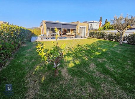 Yalıkavak Merkezde 500m2 Bahçede Tek Kat Müstakil Modern Villa