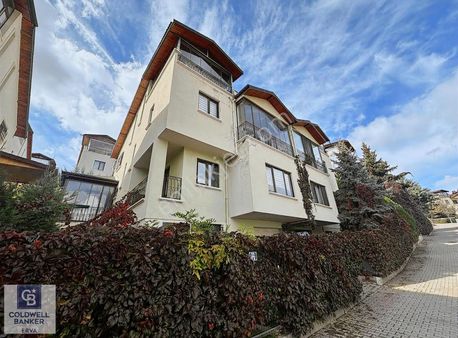 Türkkonut Özdebirlik Sitesisinde Full Yapılı Manzaralı 5+1 Villa