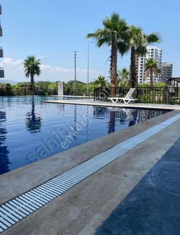 Çeşmeli De Havuzlu Lüks Eşyalı Daire