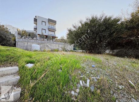 Seferihisar Zümrüt Evler Sitesinde Panoramik Manzaralı Arsa