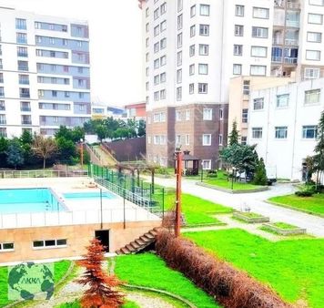 Beylikdüzü & Newport Sitesinde & Kiralık 1+1 Boş Daire