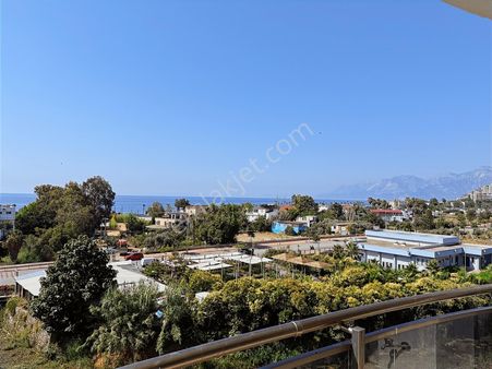 Konyaaltında Denize Sıfır Deniz Manzaralı Lüks 4+1 Satılık Daire