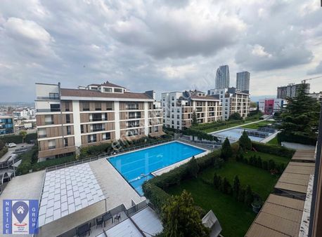 Balat Geçitpark'ta 4+1 Havuzlu 200m2 Brüt ,181m2 Net Ara 3.kat