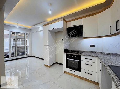Msg'den Betonyol Cadde Üzerinde Yüksek Giriş 4+1 Tadilatlı Daire