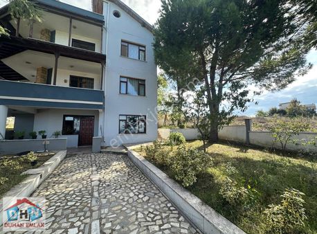 Duhan Emlak'tan Satılık 3,5 Katlı Deniz Manzaralı 6+2 Villa