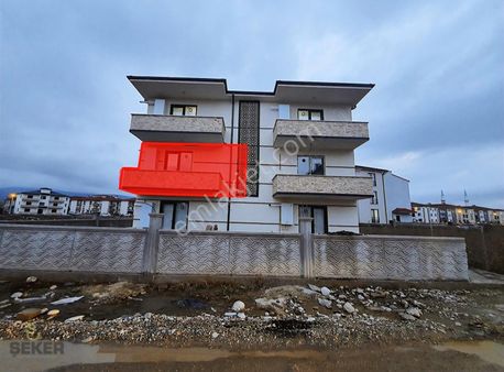 2-şeker Gayrimenkul Akyazı Yunus Emre Mah.eşyalı 1+1 Kiralık Ev