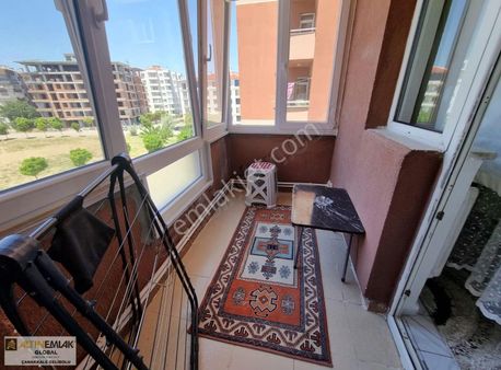 Altın Emlaktan Site İçerisinde Ara Kat Doğalgazlı Satılık Daire