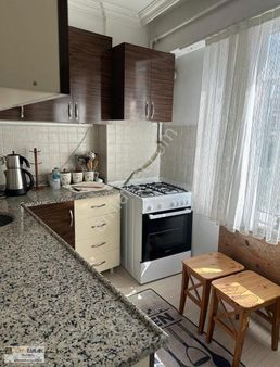 Altın Emlaktan Cadde Üzerinde Fırsat Ara Kat 2+1 Satılık Daire