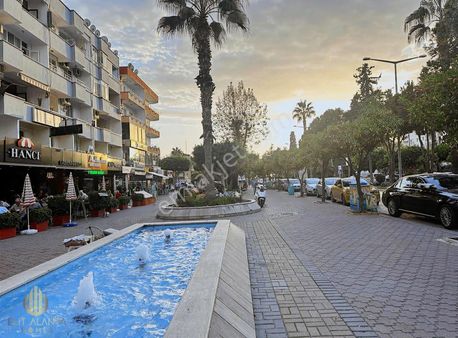 Satılık En İşlek Cadde Üzeri Yıllık 2.2 Milyon Tl Kira Getirili