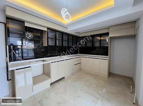 **rs*den** 29 Ekim Mahallesinde Katta Harika İşçilikli 3+1 Daire