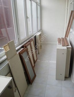 Fatih Caminin Yanında Aydınlık Ara Kat