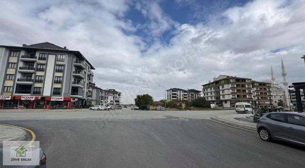 Zirve Emlak Satıyor Yarenler Cadde Üzeri 3.kat 165m2 Köşe Daire