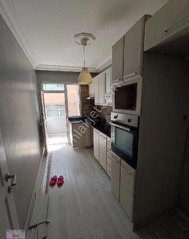 Halıcıoğlu Metrobüse Çok Yakin Satılık Daire