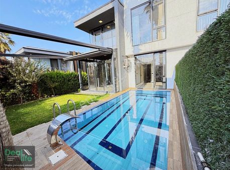 Deallife'dan Sierra Villalarında Hususi Havuzlu 4+1 Lüks Villa