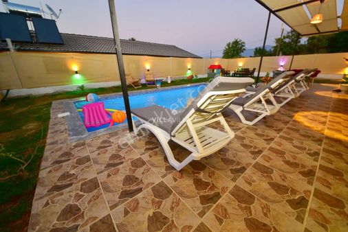 Falcon Dan Eşen De Fırsat 3 Villa Birden